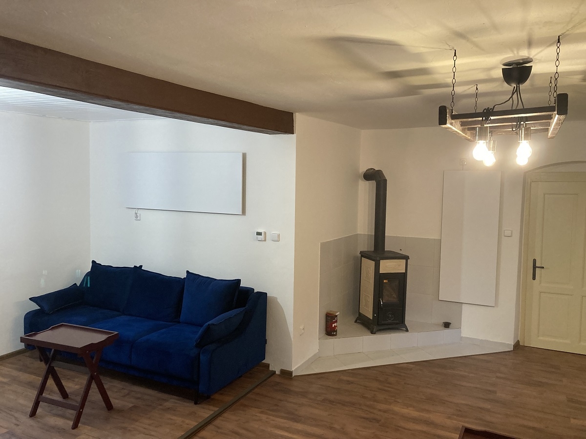 Chalupa Pust&eacute; Žibřidovice &ndash; salon i sofa