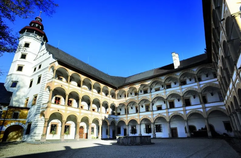 Zamek Velk&eacute; Losiny
